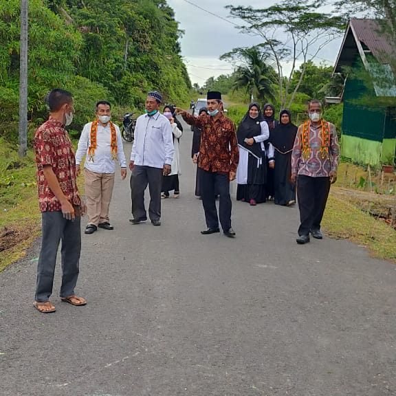 Kakankemenag Simeulue melakukan Pembinaan Guru dan Pegawai MTsS Lewak