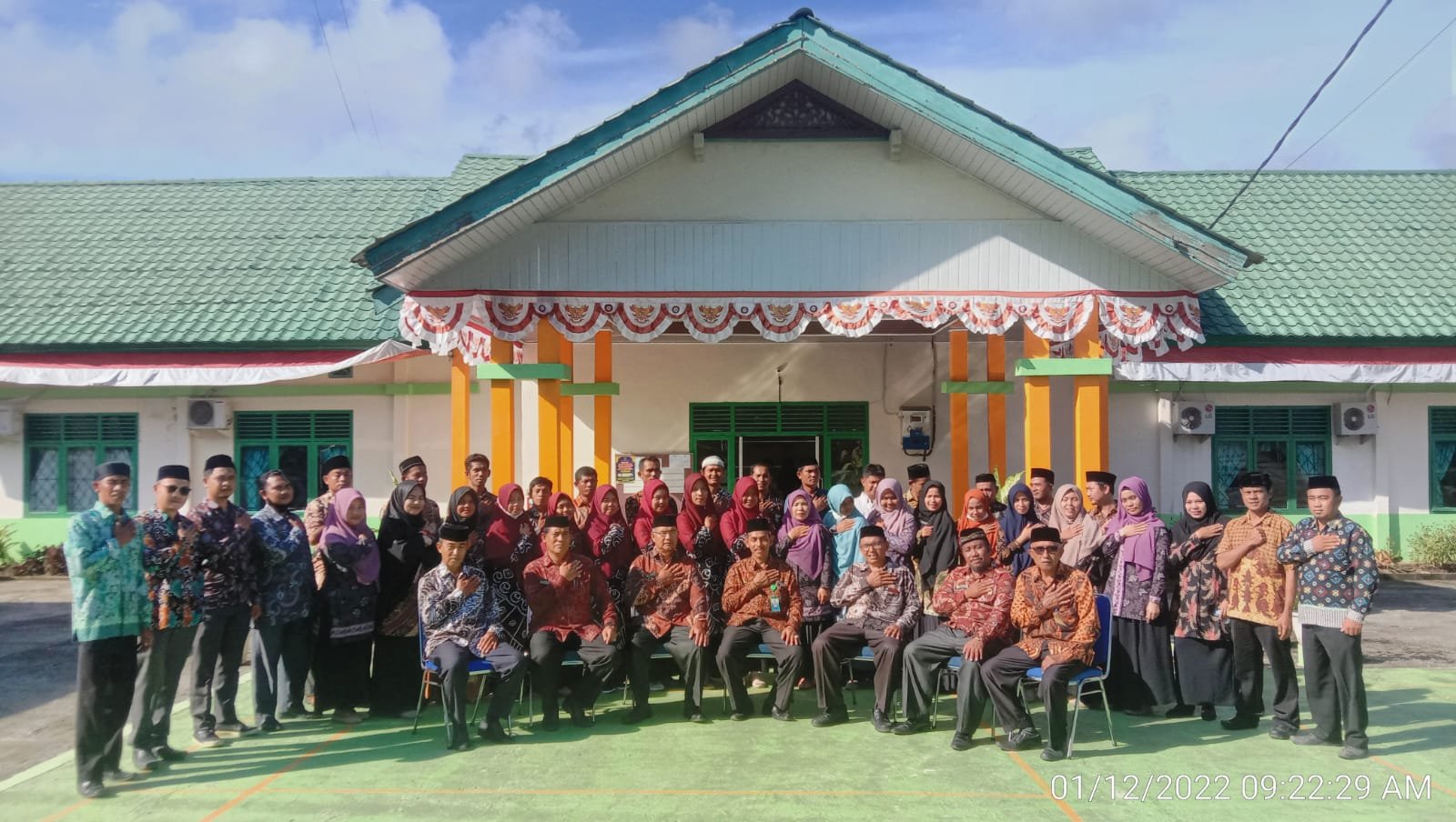 Serahkan SK Pramubakti, Drs. H. Aiyub, MA Ingatkan Jaga Kedisiplinan dan Nama Baik Kementerian Agama