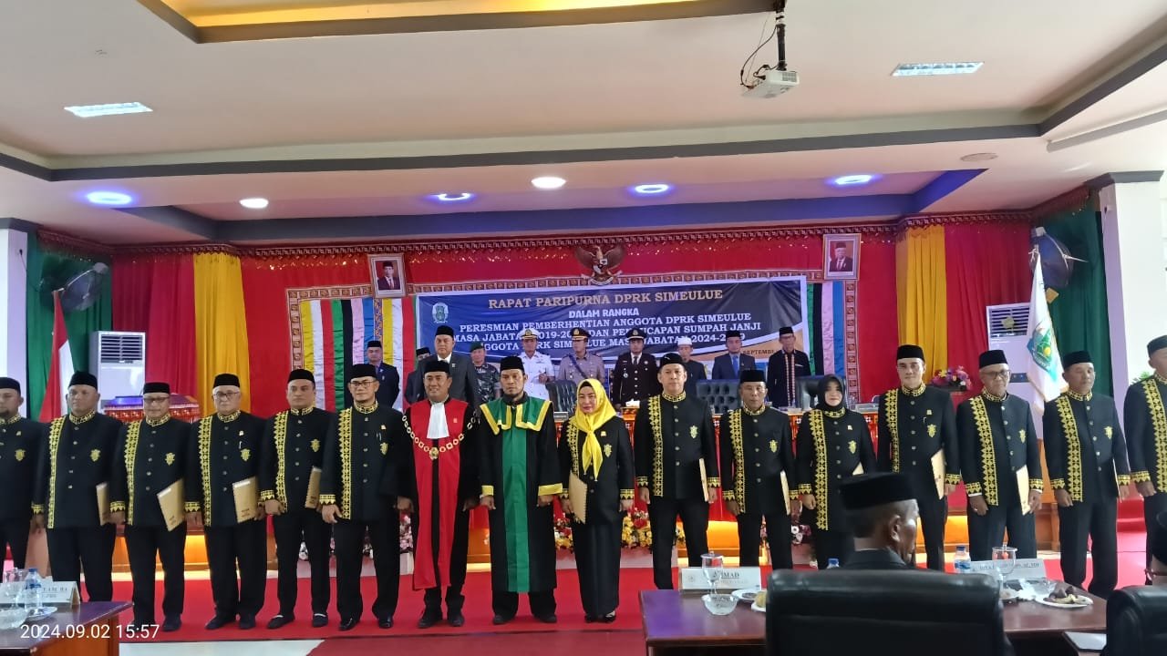 Abi Nas Kukuhkan Sumpah/Janji Jabatan Anggota DPRK Simeulue