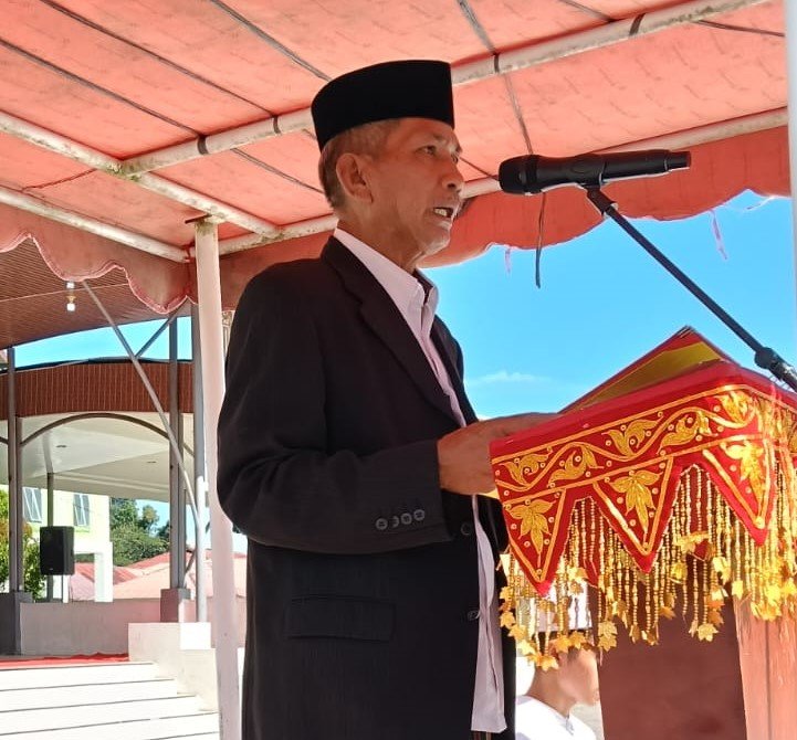 Puncak Hari Santri Nasional 2024, Nashrullah Serahkan Hadiah Lomba Cerdas- Cermat Santri Pondok Pesantren/Dayah