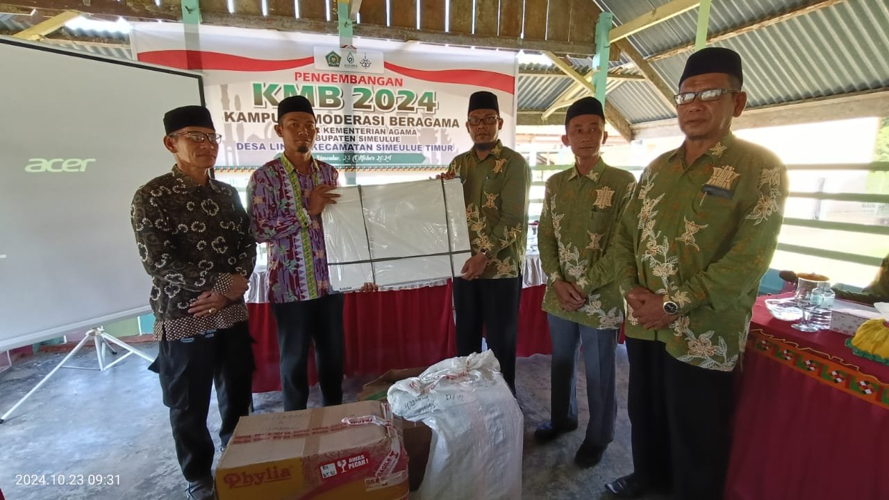 Kakankemenag : Nashrullah Buka Pengembangan Kampung Moderasi Beragama serta Penyerahan Bantuan TPQ Desa Linggi