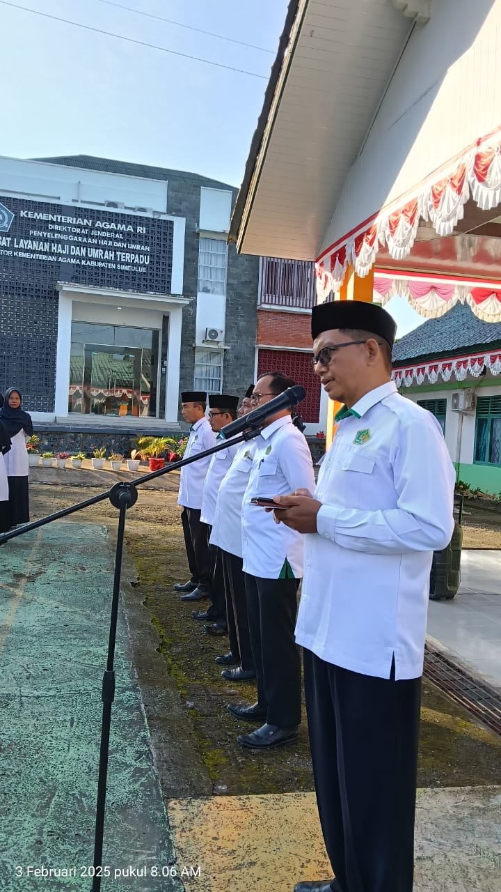 Apel pagi : Kakankemenag Simeulue Berlakukan Edaran Wajib Memperdengarkan Lagu Kebangsaan Indonesia Raya