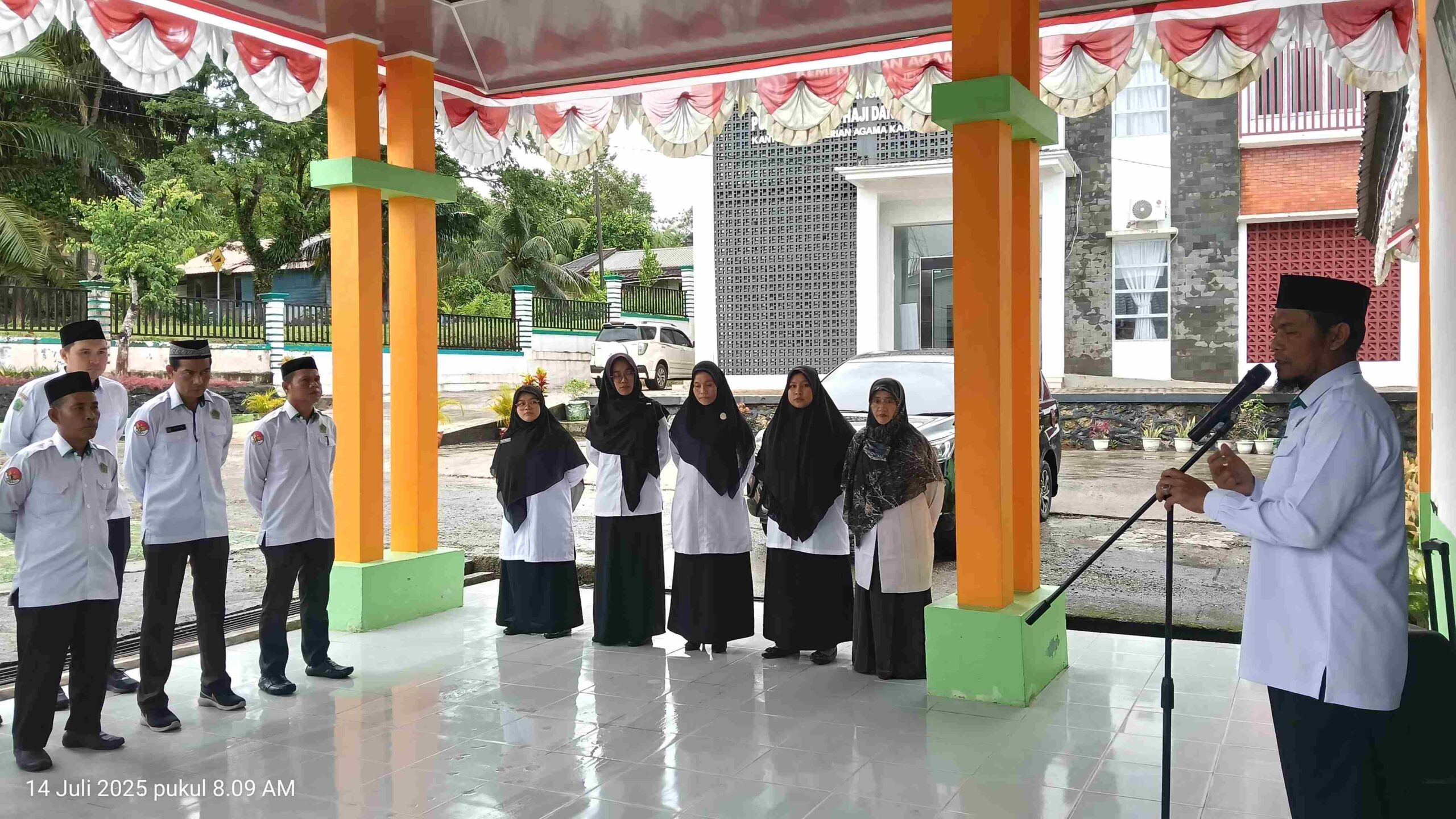 Kakankemenag Simeulue Pimpin Apel Pagi, Ajak ASN Dukung Hari Pertama Anak Masuk Sekolah