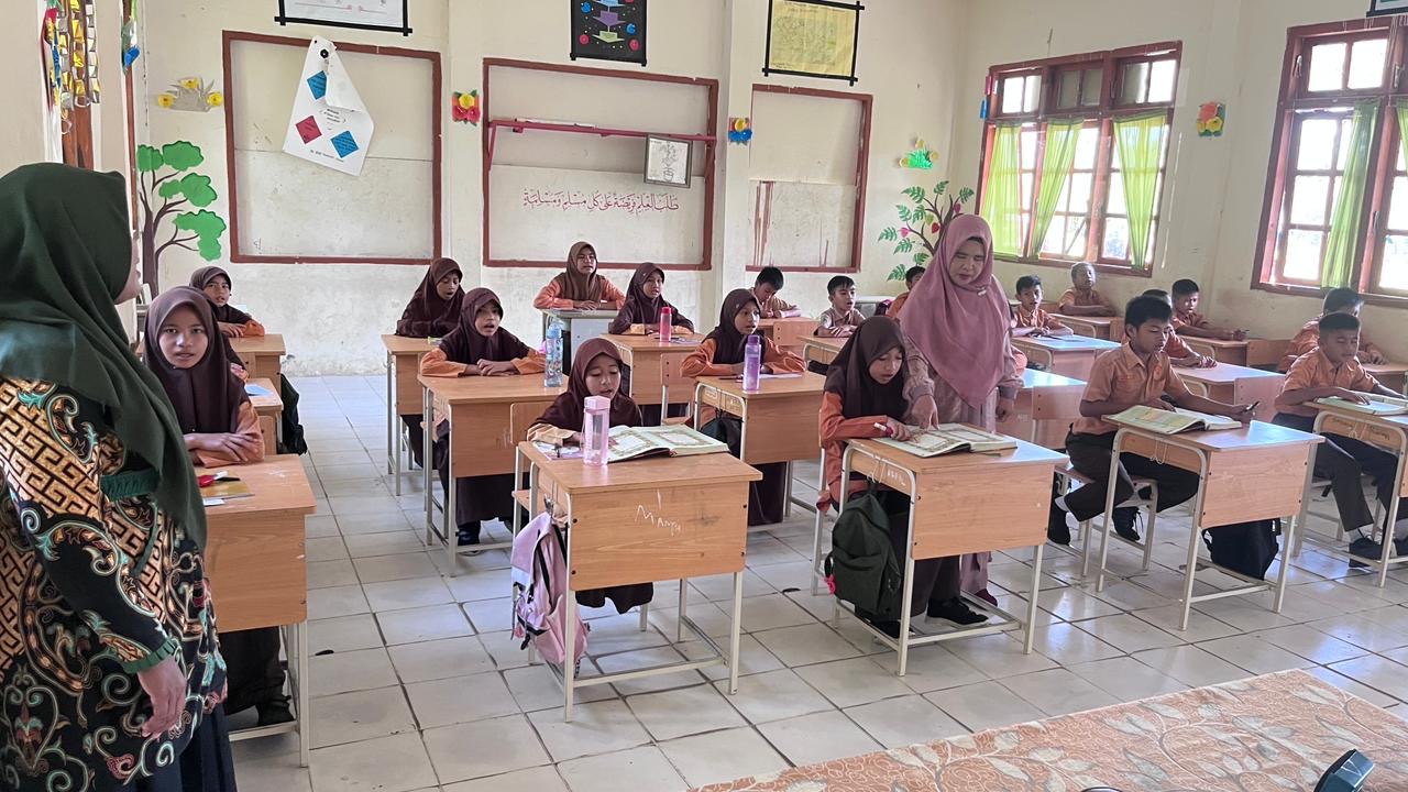 MIN 3 Simeulue Didik Generasi Rabbani Lewat Rutinitas Jumat: Baca Qur’an dan Tahfidz