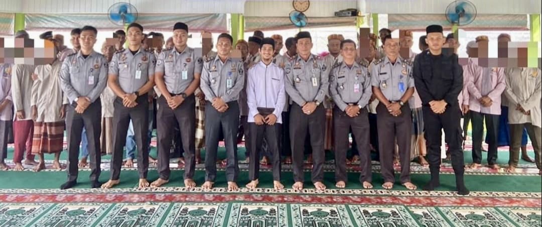 Ketua IPARI Simeulue Ingatkan Bahaya Hutang dalam Khutbah Jumat di Lapas Sinabang