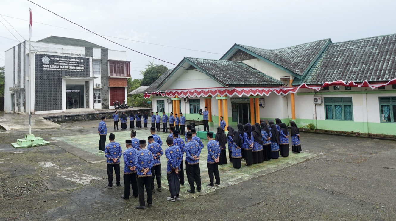 Kemenag Simeulue Gelar Upacara Hari Pahlawan Nasional 2025