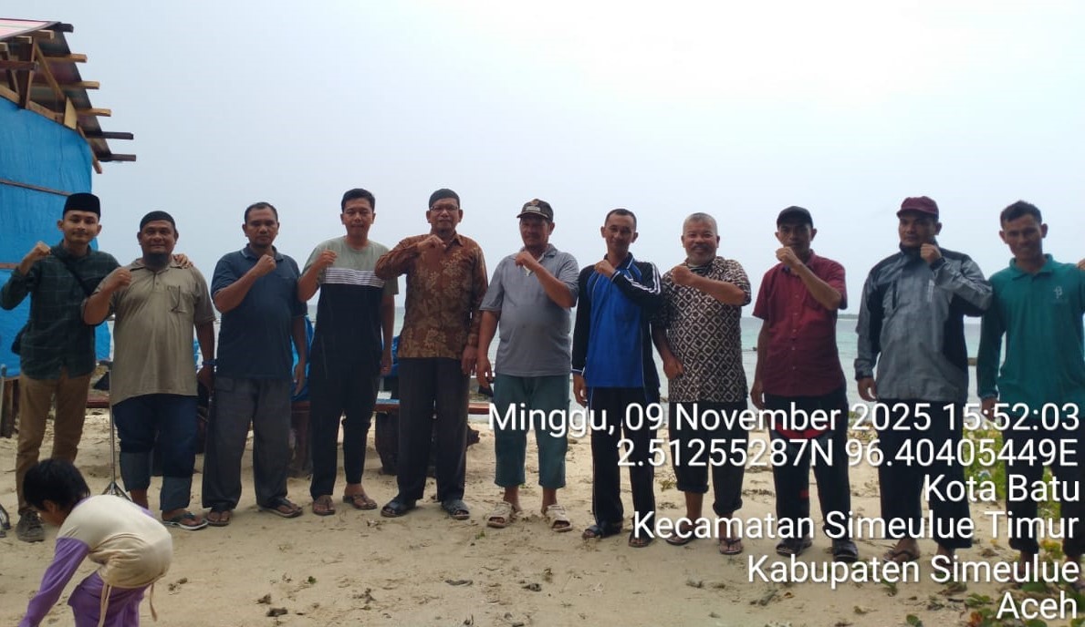 Keluarga Besar KUA Simeulue Timur Gelar Perpisahan Pimpinan dan Penghulu yang Bertugas di Tempat Baru