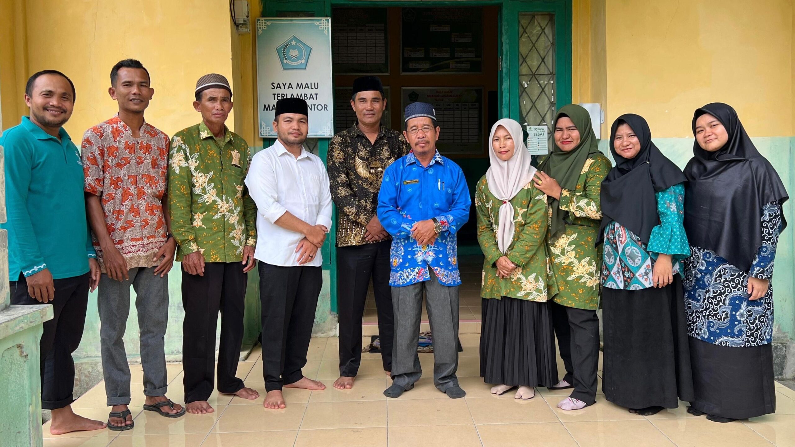 Wujudkan Layanan Optimal, Plt. Kepala KUA Alafan Berikan Pembinaan Pegawai sebagai Upaya Penguatan Kinerja