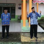 Menyusuri Lumpur dan Krisis Pasca Bencana, Kisah Kakankemenag Simeulue Nashrullah Turun Langsung Menyapa Korban Banjir