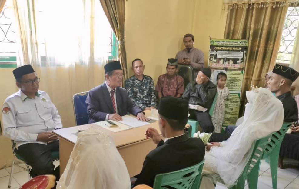Kasi Bimas Islam Kemenag Simeulue Monitoring Pelaksanaan Akad Nikah dan Pembinaan ASN KUA