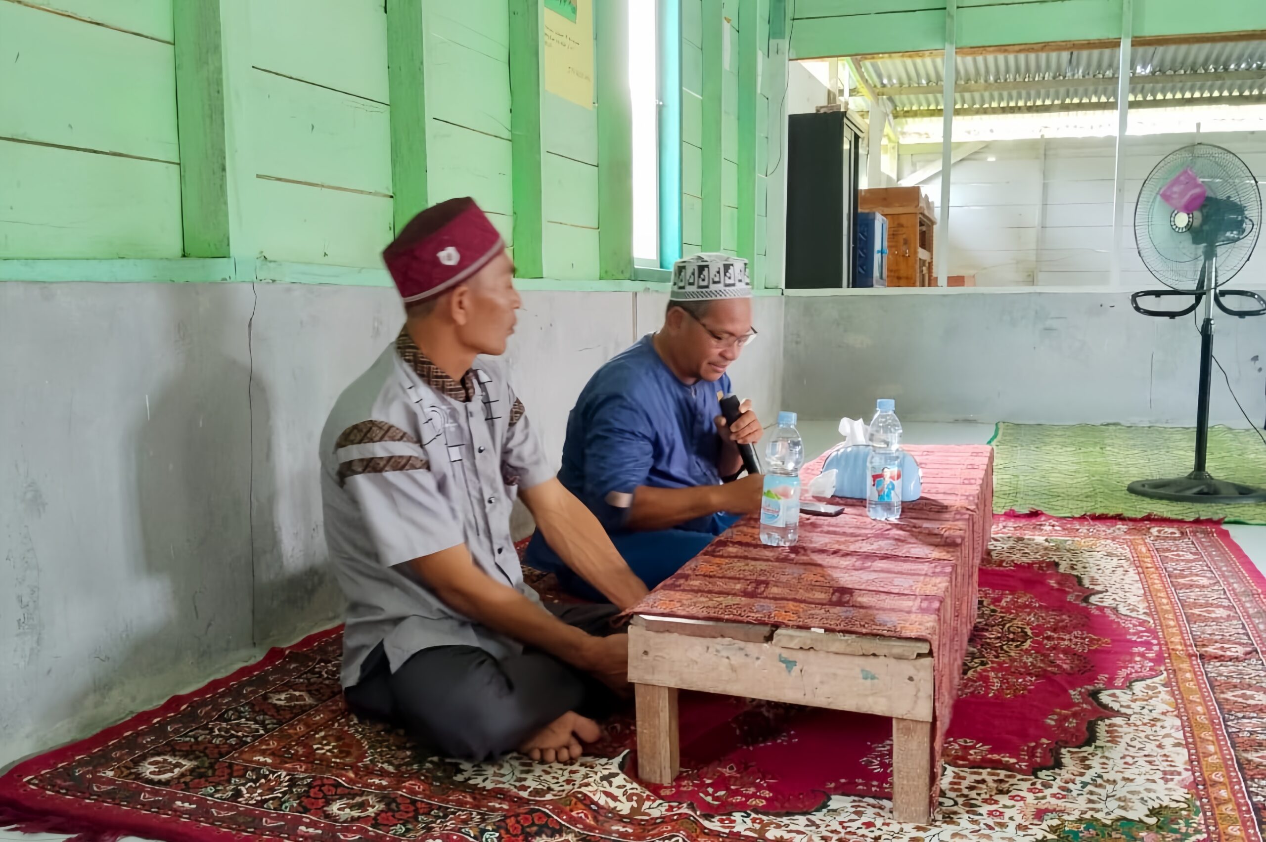 Penyuluh KUA Simeulue Timur, Ust. Abu Sani Sampaikan Makna Ramadhan dan Thaharah di Majlis Ta’lim Raudhatul Hasanah